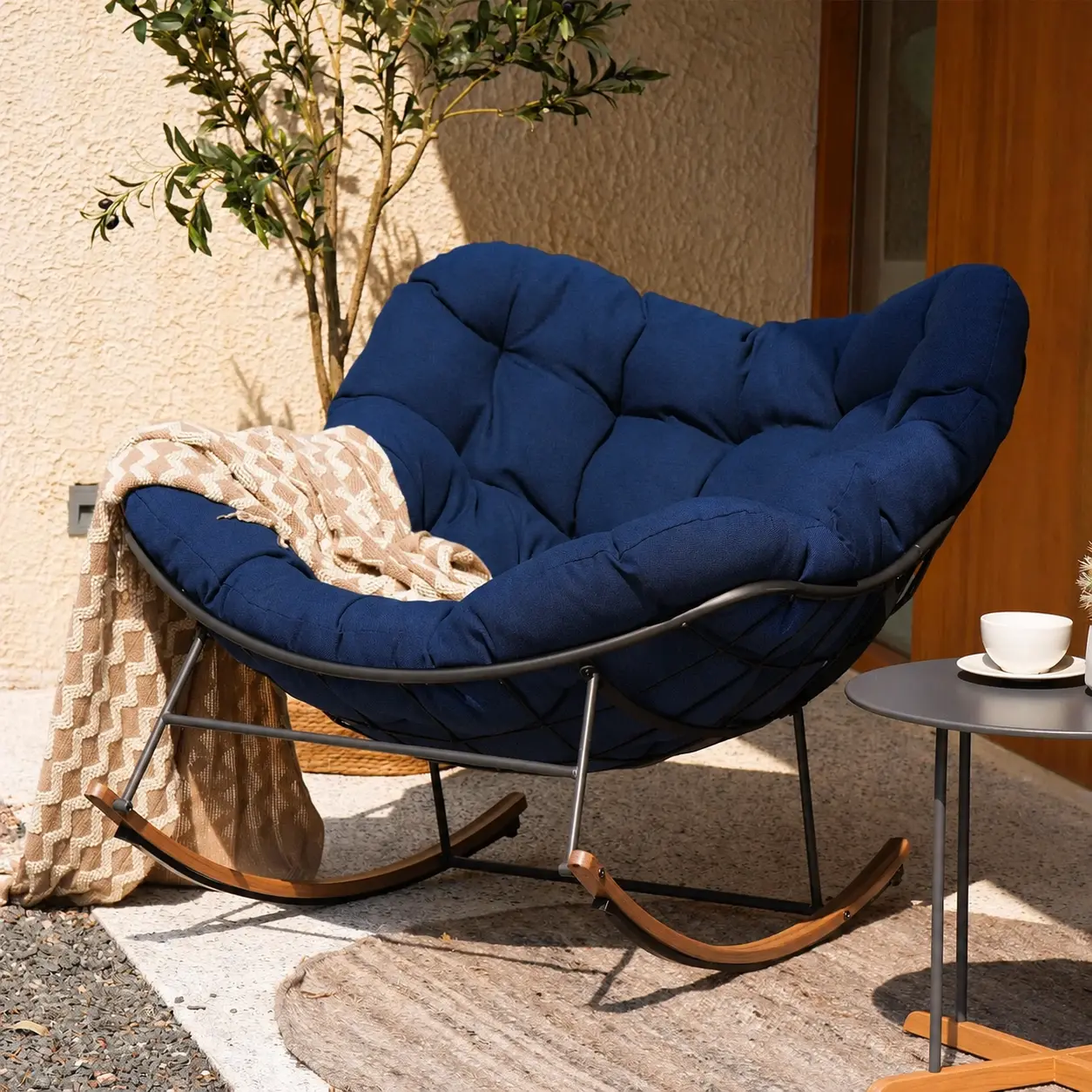 Oversized cushioned rocking chair — image 4